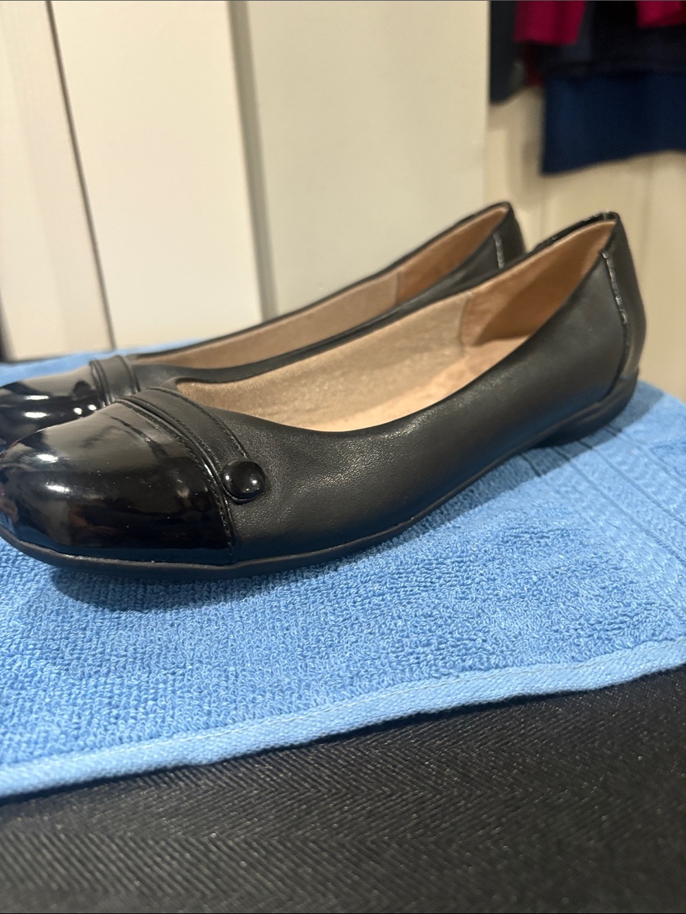 Life Stride Black Patent Cap-Toe Ballet Flats